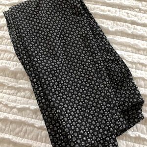 Black and White Old Navy Pixie Pants